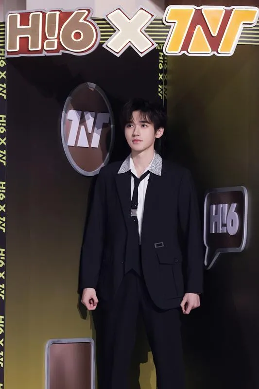 时代少年团与爆改男团的对决